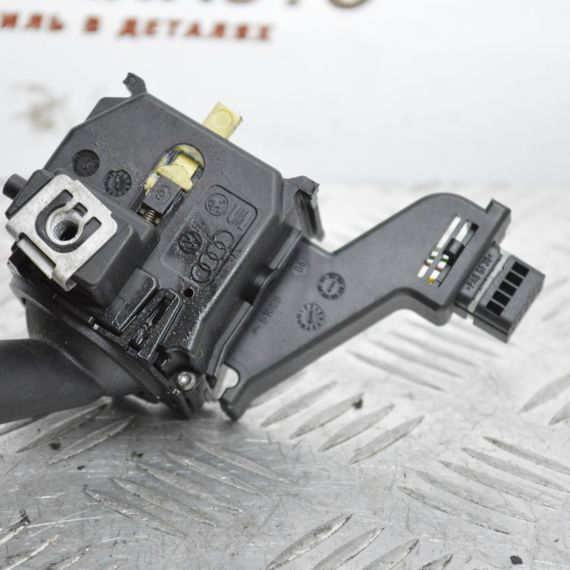 Підрульовий перемикач лівий Skoda Octavia Superb Yeti поворотів світла фар Шкода Октавія Суперб 1K0953513 | Зображення 1