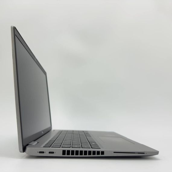 Ультрабук Dell Latitude 5530 / 15.6" (1920x1080) IPS / Intel Core i5-1235U (10 (12) ядер по 3.3 - 4.4 GHz) / 16 GB DDR4 / 512 GB SSD NVMe / Intel Iris Xe Graphics / WebCam б/у + Подарок  Мышка и коврик | Зображення 6