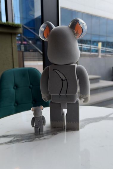 Bearbrick  Tom and Jerry Tom Flocky  дизайнерська статуетка ведмідь Беарбрік 28 см mb027 сіра | Зображення 3