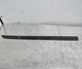 Молдинг передніх правих дверей Opel Astra H 2004-2010 накладка декоративна на двері Опель Астра Н 24461093