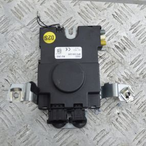 Підсилювач антени Audi A3 8P 2003-2012 Модуль антени радіо Ауді а3 8р 8P0035225