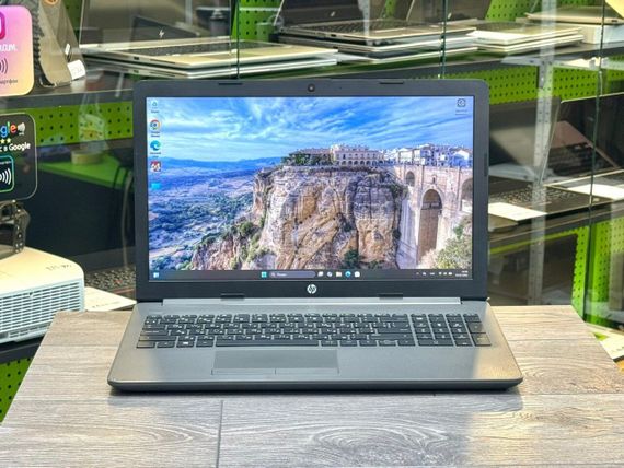 Ноутбук HP 250 G7 / 15.6" (1920x1080) TN / Intel Core i5-1035G1 (4 (8) ядра по 1.0 - 3.6 GHz) / 8 GB DDR4 / 256 GB SSD M.2 / Intel UHD Graphics / WebCam / Win 11 Pro б/у | Зображення 1
