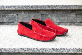 Вражаючі червоні мокасини 39 розмір