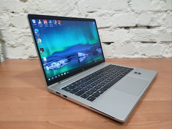 Ультрабук HP EliteBook 640 G9 / 14" (1920x1080) IPS / Intel Core i5-1245U (10 (12) ядер по 3.3 - 4.4 GHz) / 16 GB DDR4 / 240 GB SSD / Intel Iris Xe Graphics / WebCam б/у | Зображення 2