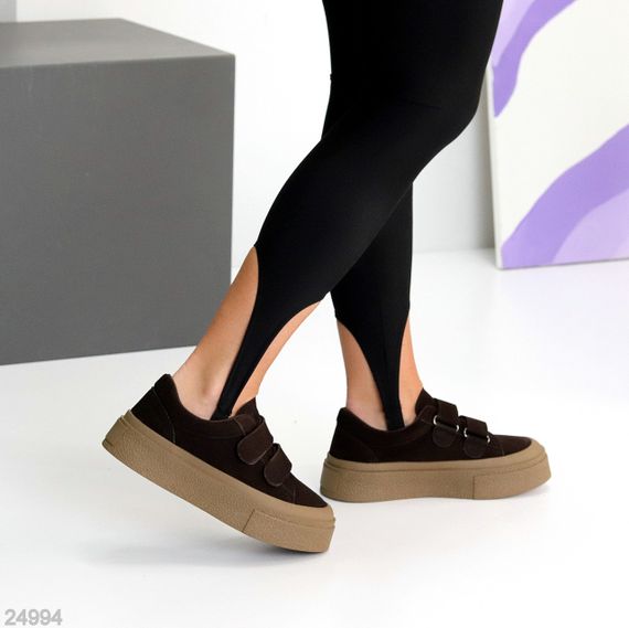 Замшеві кеди на липучках колір гіркий шоколад на потовщеній підошві | Зображення 4