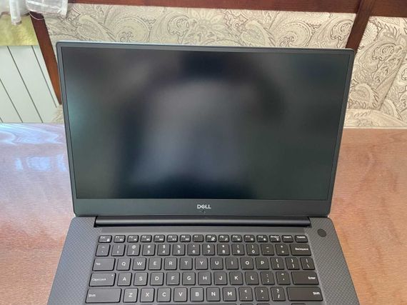 Мобильная рабочая станция Dell Precision 5530 / 15.6" (3840x2160) IPS Touch / Intel Core i7-8850H (6 (12) ядер по 2.6 - 4.3 GHz) / 16 GB DDR4 / 512 GB SSD / nVidia Quadro P2000, 4 GB GDDR5, 128-bit / WebCam б/у | Зображення 2