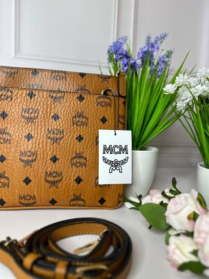 Женская сумка MCM Crossbody Pouch in Visetos Original Коричневая  wb061 | Зображення 2