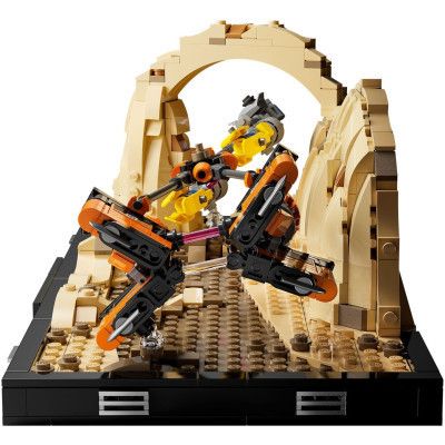 Конструктор LEGO Star Wars Диорама Mos Espa Podrace 718 деталей (75380) | Зображення 6