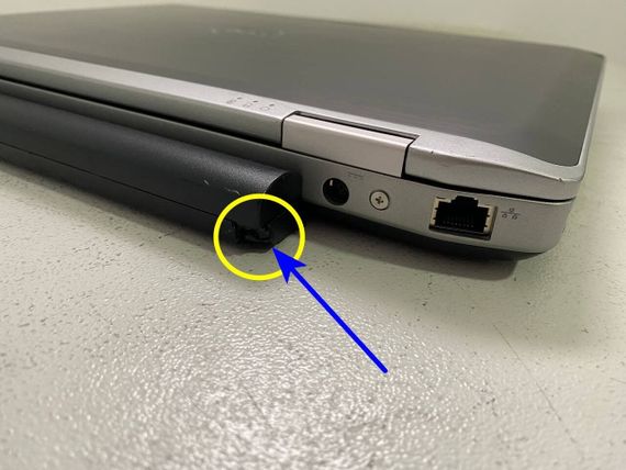 Ноутбук Б-клас Dell Latitude E6430 / 14" (1366x768) TN / Intel Core i7-3740QM (4 (8) ядра по 2.7 - 3.7 GHz) / 8 GB DDR3 / 240 GB SSD / nVidia NVS 5200M, 1 GB GDDR5, 64-bit / WebCam / DVD-ROM б/в | Зображення 4