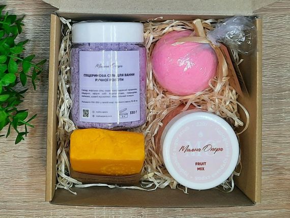 Набір натуральної косметики "Перлина свіжості" Сіль для ванни, скраб, мило з нуля, бомбочка-піна | Зображення 1