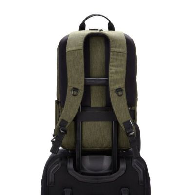 Рюкзак туристический Pacsafe Metrosafe X 20L backpack хакі (30640517) | Зображення 5