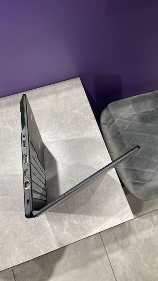 Ультрабук Fujitsu Lifebook E559 / 15.6" (1920x1080) IPS / Intel Core i5-8250U (4 (8) ядра по 1.6 - 3.4 GHz) / 16 GB DDR4 / 480 GB SSD / Intel UHD Graphics 620 / WebCam б/у | Зображення 2