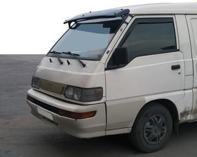 Козырек на лобовое стекло для Mitsubishi L300