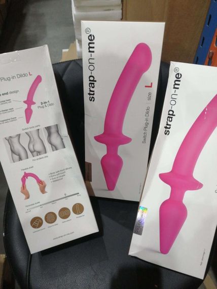 Анальна пробка з дилдо Strap-On-Me SWITCH PLUG-IN SEMI-REALISTIC DILDO FUCHSIA — L (м'ята упаковка) sexstyle | Зображення 1