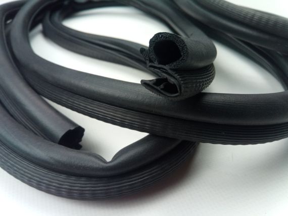 Ущільнювач дверний ВАЗ 2101, GUMEX до 4 шт. (2107-6107018-КТ)