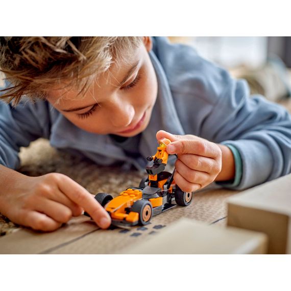 Конструктор LEGO City Пілот F1 з автомобілем для перегонів команди McLaren (60442) | Зображення 7