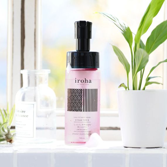 Пена для интимного ухода Iroha Intimate Wash Foam Type Damask Rose and Geranium 150 мл | Зображення 2
