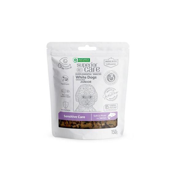Лакомство для щенят с рыжим окрасом шерсти Nature's Protection Superior Care White Dogs Sensitive Care с лососем 150 гр
