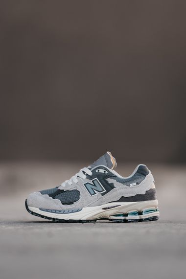 Чоловічі кросівки New 2002R весна / літо / осінь 0639 44