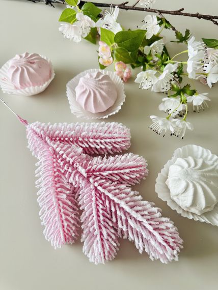 Гілочка хвойна лита Lux Marshmallow Pink рожева засніжена 33 см | ТМ HVOYA (150 шт.) | Зображення 6