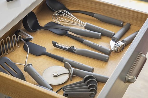 Овощечистка вертикальная KitchenAid Coreline KAS112OHCGG 22 см серая | Зображення 6