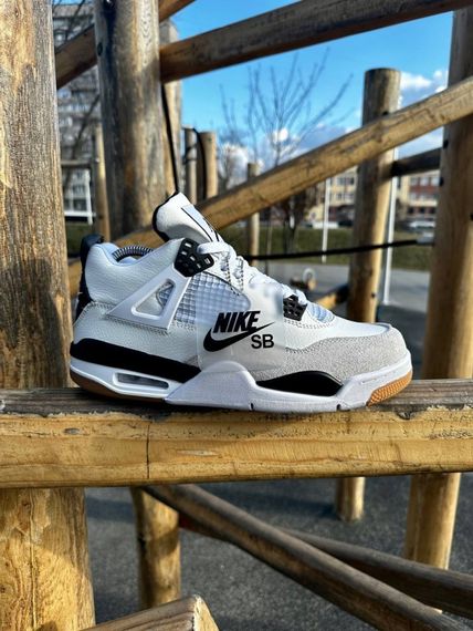 Кросівки Nike SB Air Jordan Retro 4 (white & gray) | Зображення 1