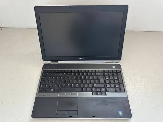 Ноутбук Б-класс Dell Latitude E6530 / 15.6" (1366x768) TN / Intel Core i5-3320M (2 (4) ядра по 2.6 - 3.3 GHz) / 8 GB DDR3 / 128 GB SSD / Intel HD Graphic 4000 / DVD-ROM / HDMI б/в | Зображення 1