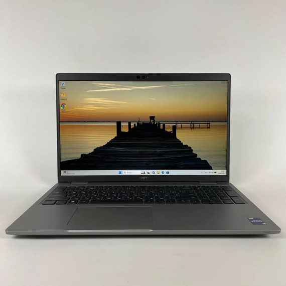 Ультрабук Б-клас Dell Latitude 5530 / 15.6" (1920x1080) IPS / Intel Core i5-1250P (12 (16) ядер по 1.2 - 4.4 GHz) / 16 GB DDR4 / 256 GB SSD / Intel Iris Xe Graphics / WebCam / HDMI б/в + Подарунок Бездротова миша / USB | Зображення 1