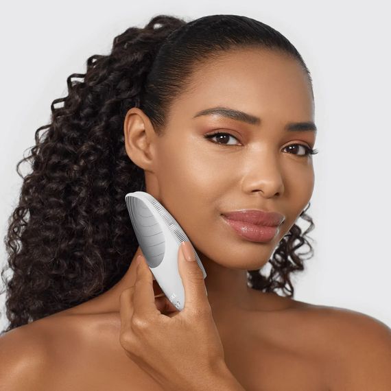 Электронная звуковая термо щетка для лица GESKE Sonic Thermo Facial Brush 6в1, Белый | Зображення 3