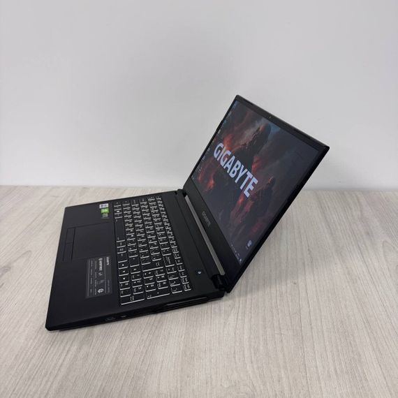 Игровой ноутбук Б-класс Gigabyte G5 KC / 15.6" (1920x1080) IPS / Intel Core i5-10500H (6 (12) ядер по 2.5 - 4.5 GHz) / 16 GB DDR4 / 512 GB SSD NVMe / nVidia GeForce RTX 3060, 6 GB GDDR6, 192-bit / WebCam б/у | Зображення 4