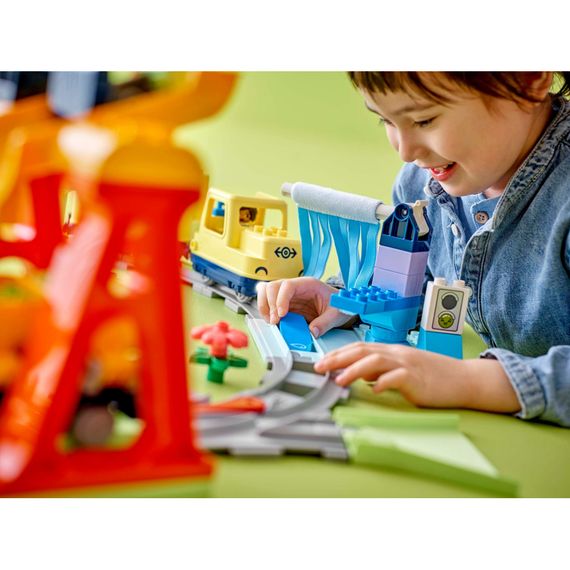 Конструктор LEGO DUPLO Town Великий інтерактивний громадський потяг (10428-) | Зображення 9