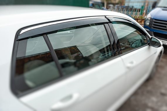 Ветровики с хромом HB (4 шт, Niken) для Volkswagen Golf 7 | Зображення 1