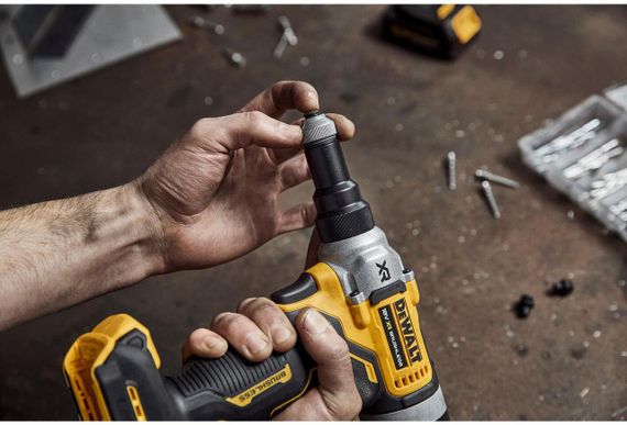 Заклёпочник аккумуляторный бесщёточный Диаметр закл. 4.8 - 6.4 мм DeWALT DCF414NT | Зображення 9