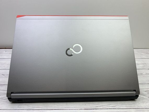 Ноутбук Fujitsu LifeBook E744 / 14" (1366x768) TN / Intel Core i5-4210M (2 (4) ядра по 2.6 - 3.2 GHz) / 8 GB DDR3 / 120 GB SSD / Intel HD Graphics 4600 / WebCam / DVD-ROM б/в | Зображення 8