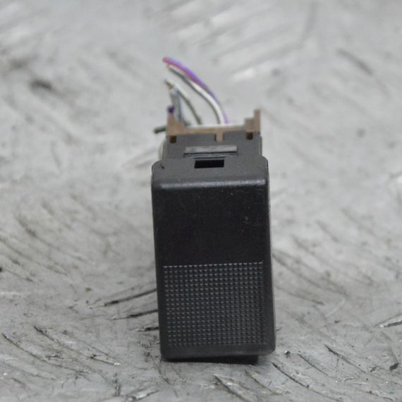 Кнопка заглушка консолі Mazda 5 2005-2010 Заглушка торпедо Мазда 5 759170