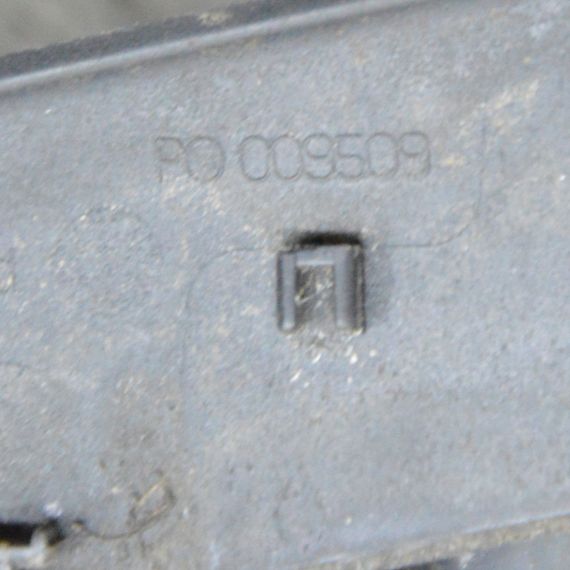 Решітка бампера права Renault Scenic II 2006-2009 Решітка радіатора права Рено Сценік 2 PO009509 | Зображення 3