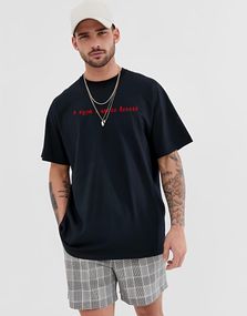 Футболка з мерчем