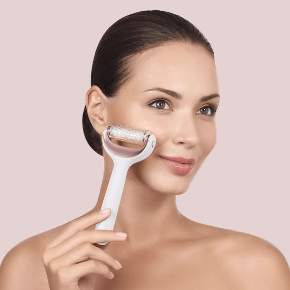 Электронный роллер для лица и тела с микроиглами GESKE MicroNeedle Face&Body Roller 8в1 gray, Бронзовый | Зображення 3