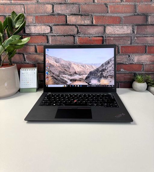 Ультрабук Lenovo ThinkPad T14s Gen 2 / 14" (1920x1080) IPS Touch / Intel Core i5-1135G7 (4 (8) ядра по 4.2 GHz) / 16 GB DDR4 / 256 GB SSD / Intel Iris Xe Graphics / WebCam б/у | Зображення 1