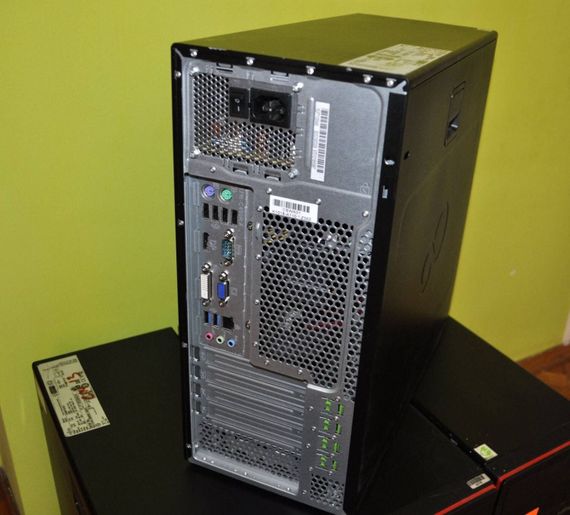 Комп'ютер Fujitsu Esprimo P720 E90 Tower / Intel Core i5-4590 (4 ядра по 3.3 - 3.7 GHz) / 8 GB DDR3 / 320 GB HDD / Intel HD Graphics 4600 / 280W б/в | Зображення 2
