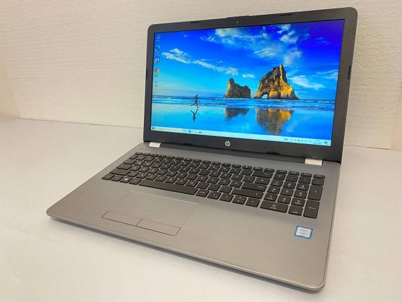 Ноутбук HP 250 G6 / 15.6" (1920x1080) TN / Intel Core i3-6006U (2 (4) ядра по 2.0 GHz) / 8 GB DDR4 / 240 GB SSD / Intel HD Graphics 520 / WebCam / DVD-ROM б/у | Зображення 1