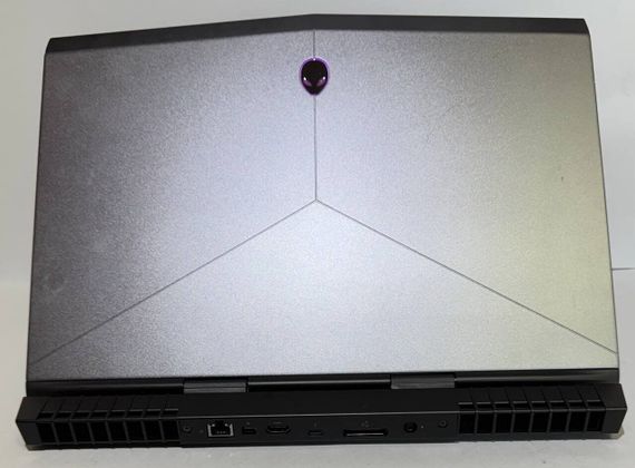 Ігровий ноутбук Dell Alienware 15 R3 / 15.6" (1920x1080) IPS / Intel Core i7-7700HQ (4 (8) ядра по 2.8 - 3.8 GHz) / 16 GB DDR4 / 256 GB SSD + 1000 GB HDD / nVidia GeForce GTX 1070, 8 GB GDDR5, 256-bit / WebCam б/в | Зображення 7
