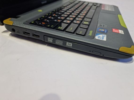 Ноутбук Б-класс Toshiba Satellite L630 / 13.3" (1366x768) TN / Intel Core i5-430M (2 (4) ядра по 2.27 - 2.53 GHz) / 4 GB DDR3 / 120 GB SSD / Intel HD Graphics / WebCam / DVD-RW / Win 10 б/у | Зображення 3