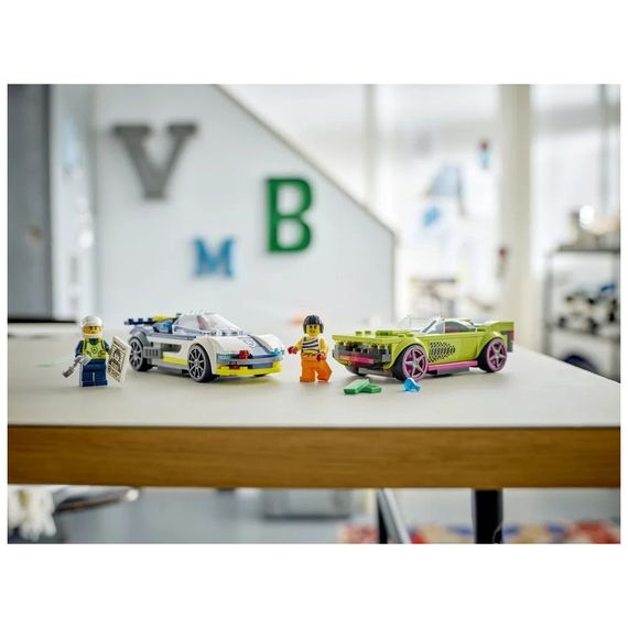 Конструктор LEGO City Переслідування маслкара на поліцейському автомобілі 213 деталей (60415) | Зображення 1