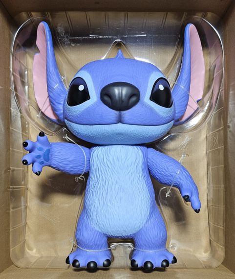 Колекційна вінілова фігурка Стіч 36 см Just Play Disney Stitch Live-Action Larger Than Life | Зображення 9