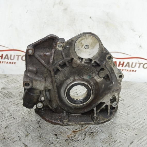 Масляний насос 2.5 TDI Volkswagen Transporter T4 1990-2003 Насос масляний Фольксваген т4 074115109B