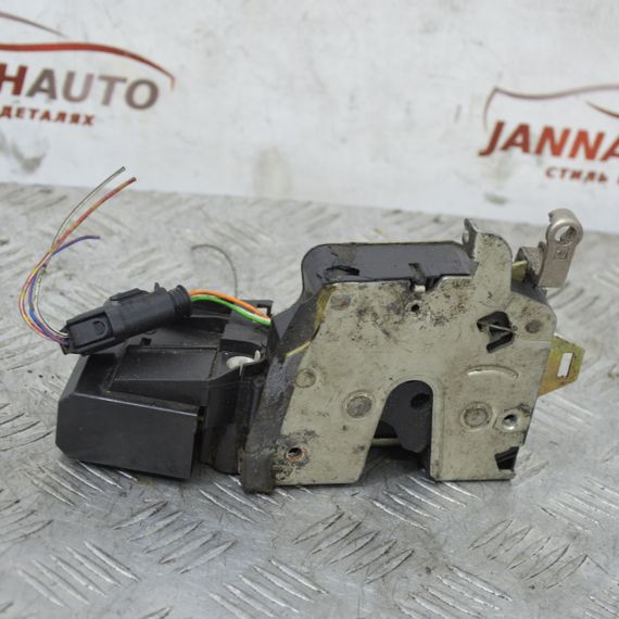 Замок передніх правих дверей BMW E38 E39 1995-2004 Замок дверей передній правий БМВ е38 е39 51218235102