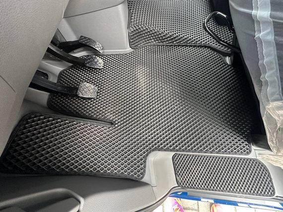 Коврики 2024-2025 (3шт, EVA, Черный) для Volkswagen Crafter 2016- гг | Зображення 3