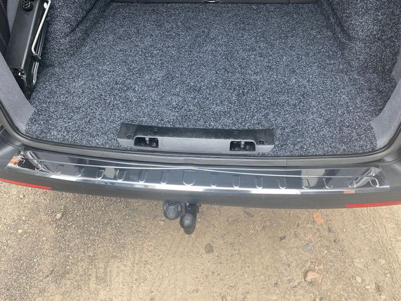 Накладка на задний бампер Carmos V1 глянец (1 дверь, нерж) для Volkswagen T6 2015-2024,