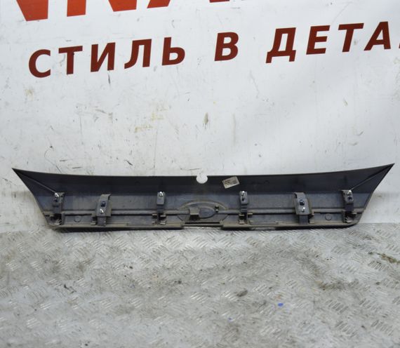 Накладка кришки багажника Ford Fiesta VII 2008-2017 Накладка підсвітки номера Форд Фієста 7 8A61A43404D | Зображення 6